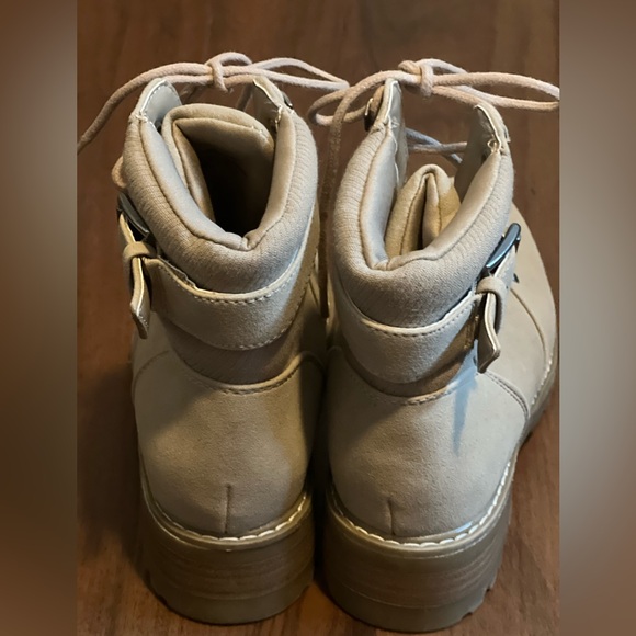 Universal Threads Kelly Lace-Up Boots with Side Buckles Sz 6 - Picture 3 of 5